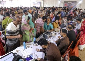 Off-line registration for Amarnath Yatra begins; LG to flag off first batch from Jammu on Thursday