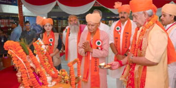 Amarnath Yatra: LG flags off first batch of pilgrims from Jammu amid tight security