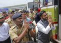 J&K Police accords warm welcome to Amarnath pilgrims in Ganderbal, Anantnag