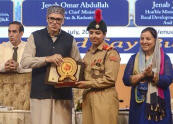 CM Abdullah appoints 117 lecturers; waives tuition fee for AAY students