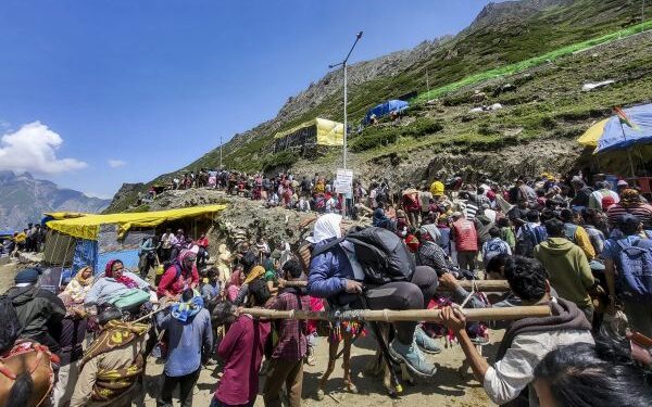 Amarnath Yatra crosses 2-lakh pilgrim mark in 8 days