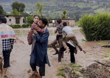 Flash floods damage houses in Poonch, 25 rescued to safety