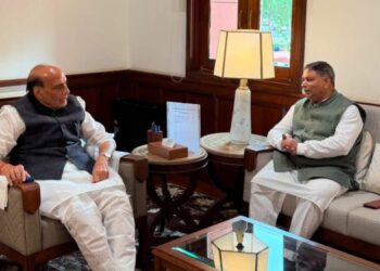 Sat Sharma raises border infrastructure, compensation issues with Rajnath Singh