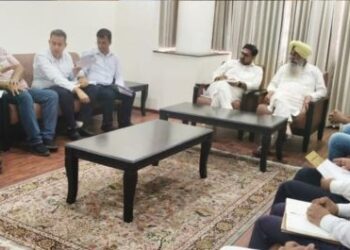 Satish Sharma takes up mutton traders’ issues with Punjab government