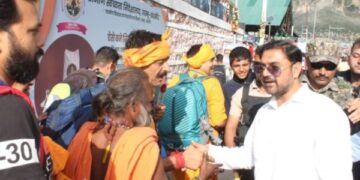 Satish Sharma reviews Baltal Yatra arrangements, greets pilgrims