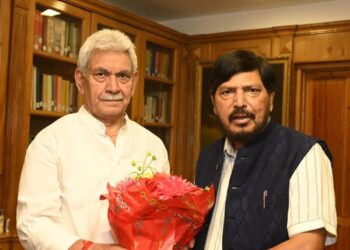 Union Minister, public delegations call on Lt Governor Manoj Sinha