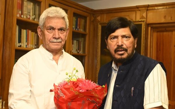 Union Minister, public delegations call on Lt Governor Manoj Sinha
