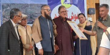 Literary conference, Mushaira celebrate literature, honour senior journalist in Baramulla