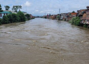 No flood threat in Kashmir, Jhelum level likely to recede from midnight: Chief Engineer