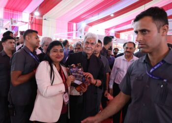 Goal to transform J&K into hub for knowledge, culture, creativity: LG Sinha