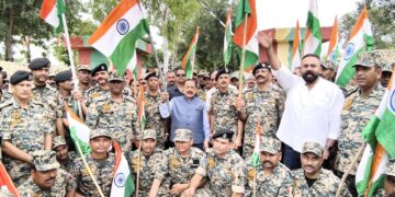 Jitendra Singh leads Tiranga Yatra near IB in J&K, gets brief on ‘Smart Border’ reinforcement plan