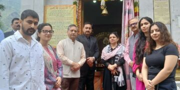 Chief Justice Sanjiv Kumar visits Sharda Temple at Teetwal