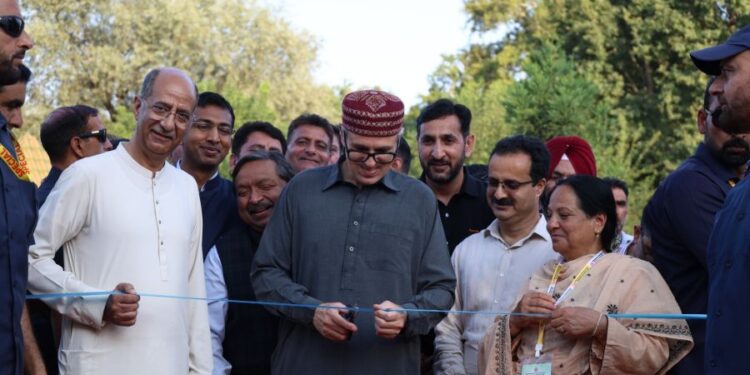 CM inaugurates Srinagar’s first ‘Waste to Wonder’ Flower Garden