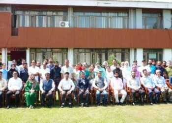 NITI Aayog Member visits CSIR-IIIM Srinagar, reviews research and innovation initiatives