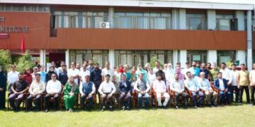 NITI Aayog Member visits CSIR-IIIM Srinagar, reviews research and innovation initiatives