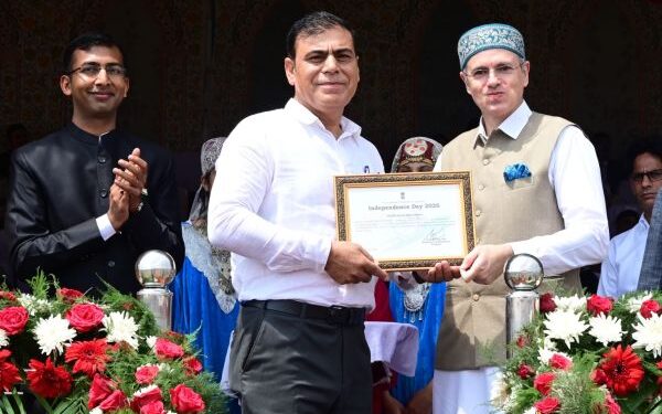 DIPR officer Syed Shakeel Shan receives Award of Excellence on Independence Day