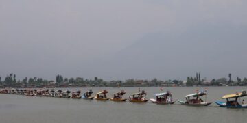 Kashmir Images photographer Farooq Javed captures a scenic view of the Tiranga rally on Dal Lake as the main function was led by LG Manoj Sinha