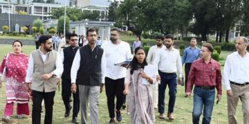 Div Com reviews arrangements for J&K’s first International Film Festival