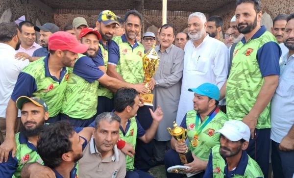 Ladoora clinches title in Legends League final at Baramulla