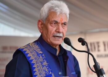 LG Sinha bats for dialogue at interfaith event