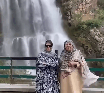 Mufti visits Drung, urges CM to repair road from Tangmarg