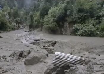 Flash floods hit Chatroo; schools shut in Kishtwar, Doda, Ramban