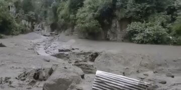 Flash floods hit Chatroo; schools shut in Kishtwar, Doda, Ramban