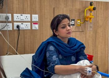 FIR filed against Mehbooba Mufti, daughter for ‘assault’ on cop during Article 370 protest