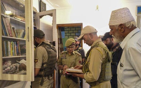 Police search 26 locations in Kashmir linked to banned JeI