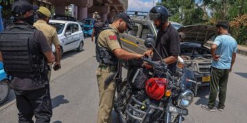 Security beefed up across J&K ahead of Independence Day; frisking, vehicle checks intensified