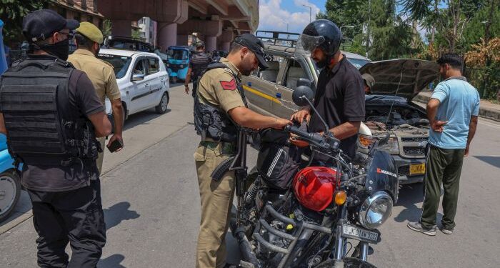 Security beefed up across J&K ahead of Independence Day; frisking, vehicle checks intensified