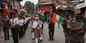 CRPF personnel, school students take out Tiranga rally in Srinagar