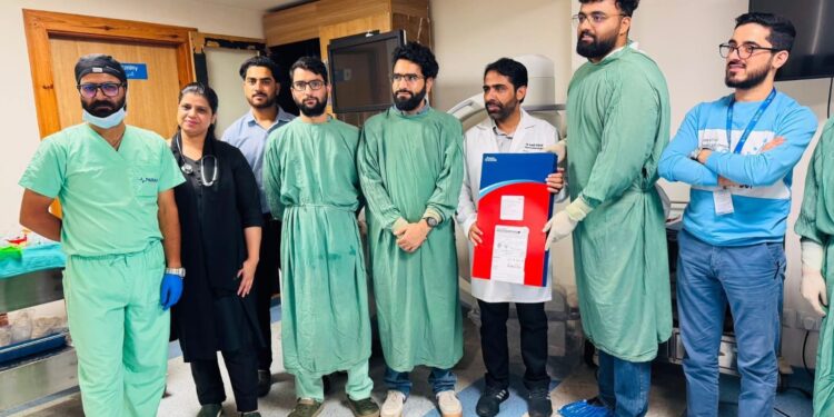 Paras Health performs advanced pancreatic procedure, crosses 600 EUS procedures