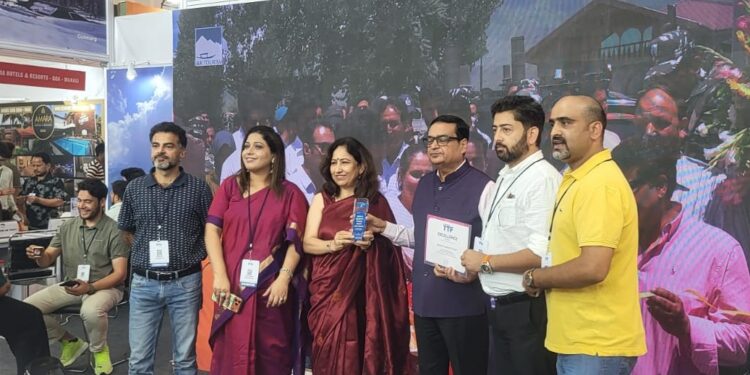 J&K wins “Best Adventure Tourism Destination’ award At TTF Ahmedabad
