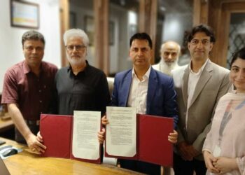 J&K Bank signs salary package MoU with GK Communications