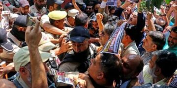 PDP, Apni Party protest in Srinagar to oppose power tariff hike, demand rollback