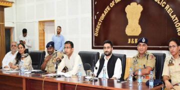 Div Com reviews arrangements for International Film Festival in Kashmir