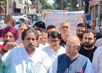 JKPCC chief leads anti-BJP protest in Jammu over poster linking Gandhi, Akhilesh with militancy