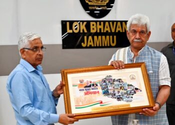 Let’s resolve to fight drug abuse, dismantle supply chains, and rehabilitate victims: LG Sinha