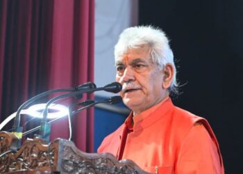 Need to ensure dividends of IT boom reach children in border villages: LG Sinha