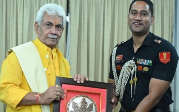 LG bids farewell to outgoing OSD Lt Col Prashant Jankar