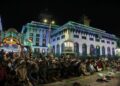 Thousands of devotees offered Fajr prayers at the Dastgeer Sahib shrine during the Urs of Sheikh Abdul Qadir Jilani (RA) on Thursday and witnessed the display of holy relics