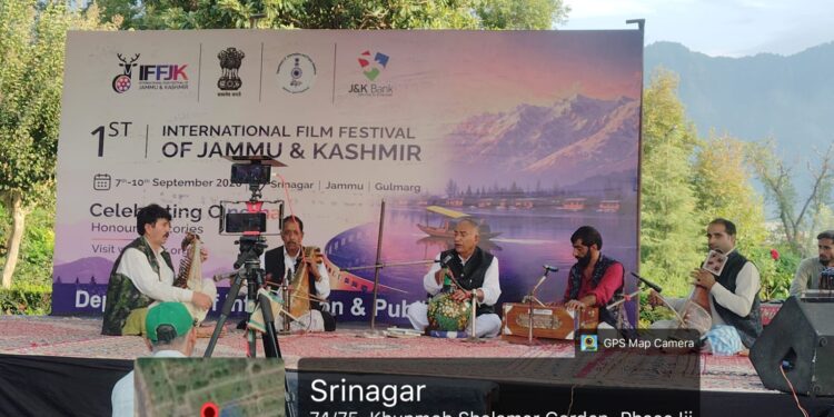 Nearly 400 local artists participate in cultural events alongside IFFJ&K 2026