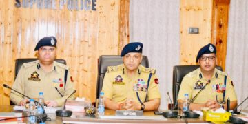 IGP reviews security situation in Baramulla, Sopore