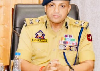 IGP reviews security situation in Baramulla, Sopore