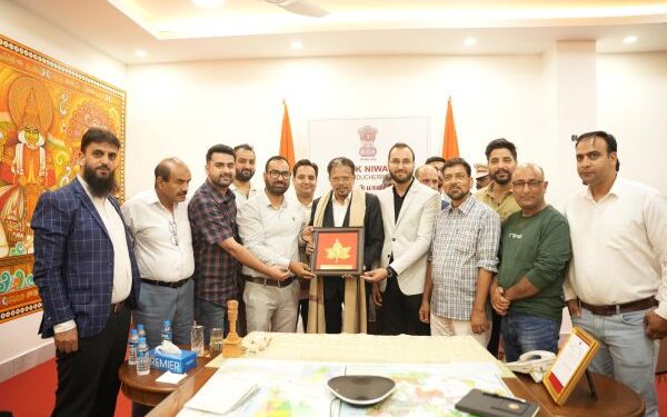 Kashmir media delegation meets Puducherry Lt Governor