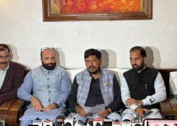Athawale highlights welfare schemes during Srinagar visit