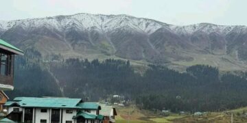 Snowfall in Gulmarg’s higher reaches; rain, snow likely on Oct 13–14
