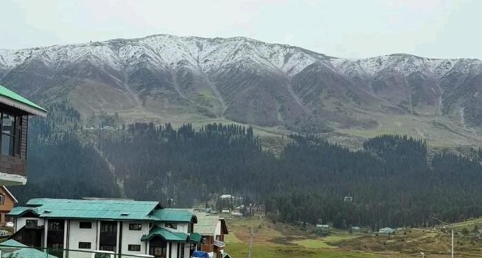 Snowfall in Gulmarg’s higher reaches; rain, snow likely on Oct 13–14
