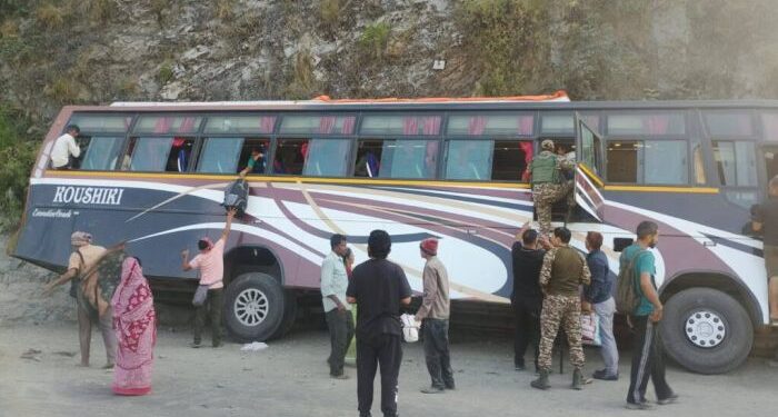 Tourist killed, 56 injured in twin accidents on Jammu-Srinagar highway in Ramban